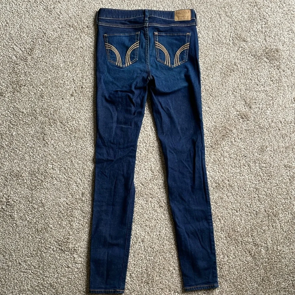 Hollister dark wash skinny jeans